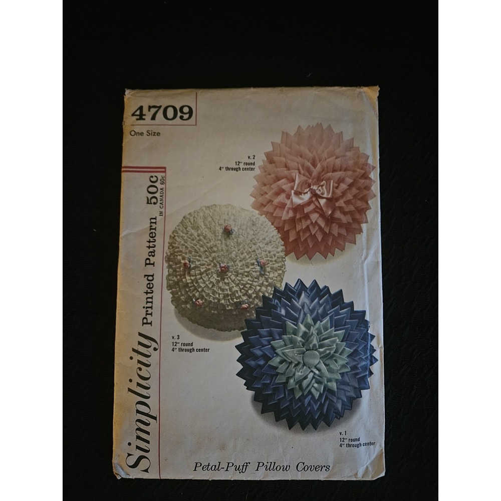 SIMPLICITY Pattern--Petal Puff ‎ Pillow Covers--#4709--1960's  Original--UNCut